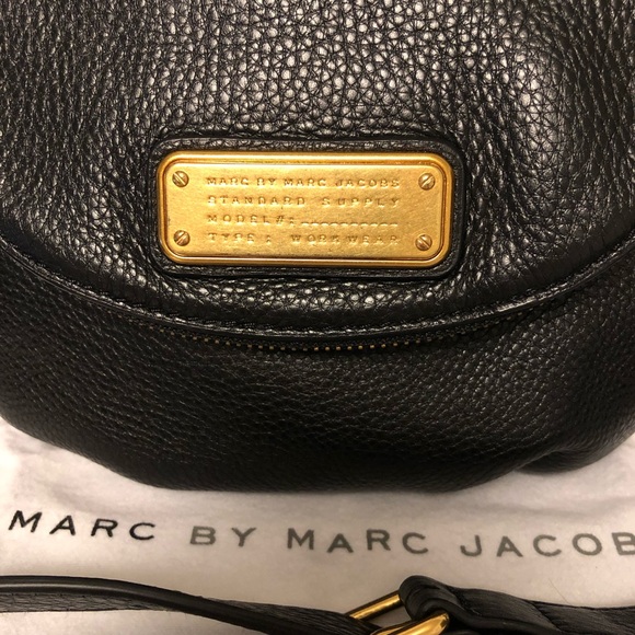 ⛔️SOLD⛔️ Marc by Marc Jacobs Leather Crossbody Bag - Picture 3 of 8